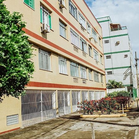 Apto a beira mar no Centro - WIFI 200MB - Netflix - Cozinha equipada - Churrasqueira - Portaria 24h - Ar condicionado Rio das Ostras Exterior foto