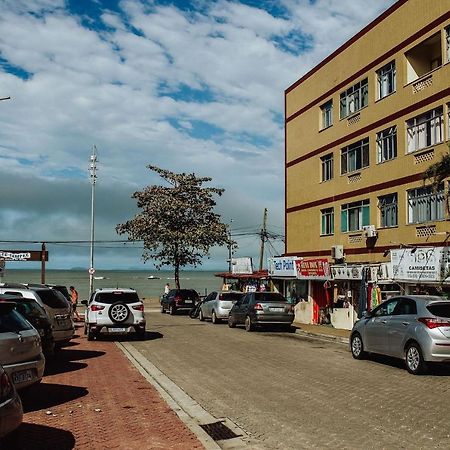 Apto a beira mar no Centro - WIFI 200MB - Netflix - Cozinha equipada - Churrasqueira - Portaria 24h - Ar condicionado Rio das Ostras Exterior foto